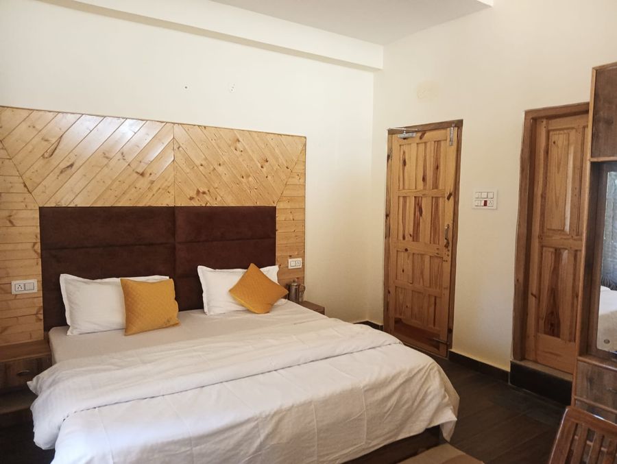 Double Room in Manali, Himachal Pradesh