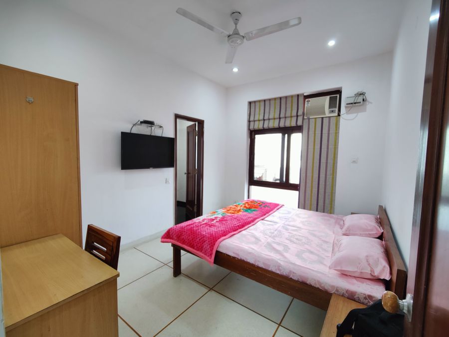 Hometown Stays - Single Occupancy without Balcony in Gurugram, Haryana