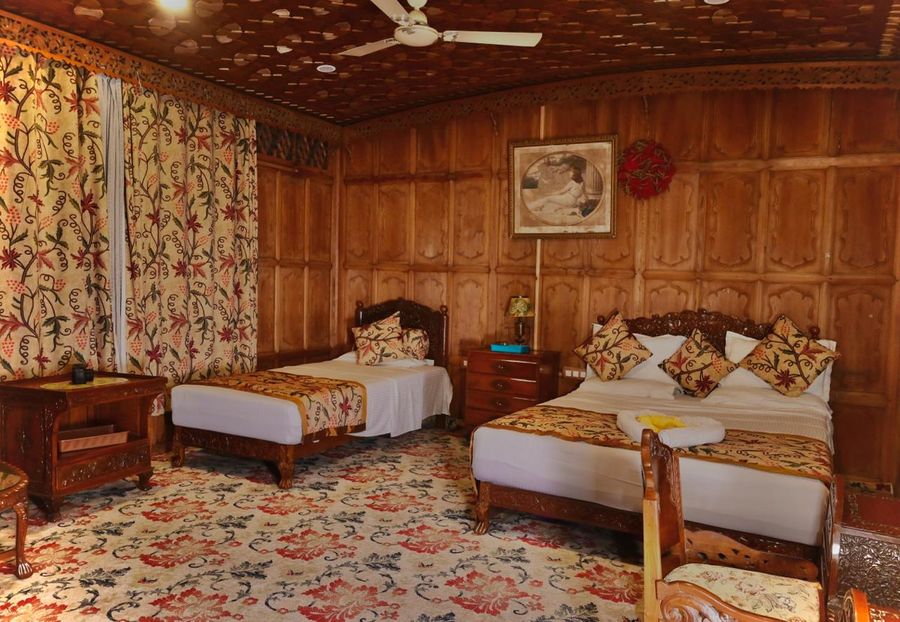 Shahnama luxury houseboat in Srinagar Jammu and Kashmir, Jammu and Kashmir