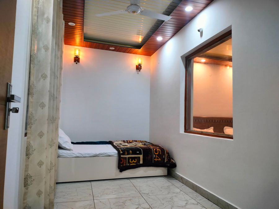 1BHK Luxury Suite with Kids Room and Valley view in Chamba, Uttarakhand