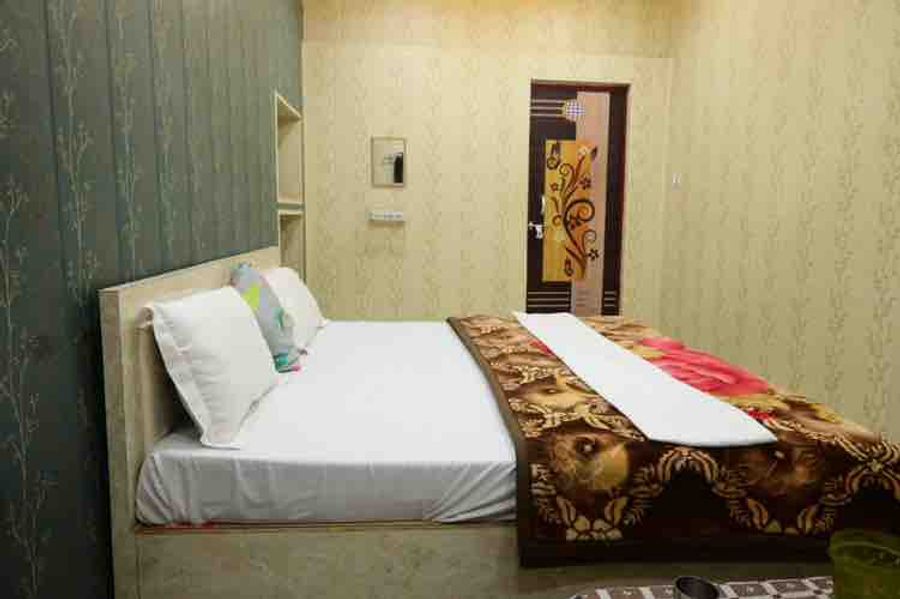 Visit Naimisharanya South Indian Palace in Sitapur, Uttar Pradesh