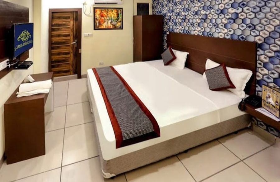Edge Home Stay New Delhi | Comfortable & Peaceful in Mahipalpur, Delhi