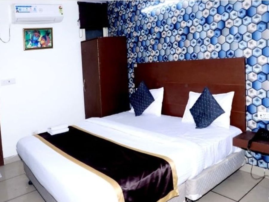 Edge Home Stay New Delhi | Comfortable & Peaceful in Mahipalpur, Delhi