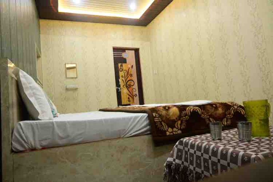 Visit Naimisharanya South Indian Palace in Sitapur, Uttar Pradesh