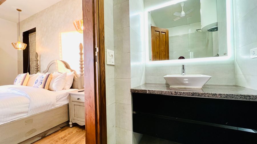BluO Studio Medanta Medicity, Bathtub, Balcony in Gurgaon, Haryana