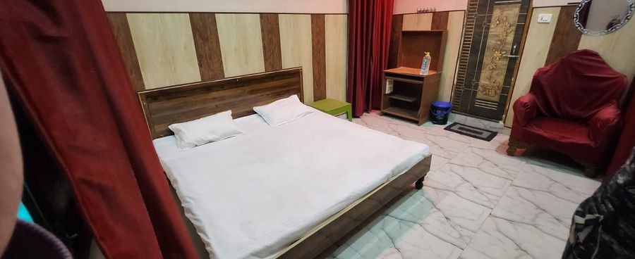 Raj Villa AC Guest House in Varanasi, Uttar Pradesh