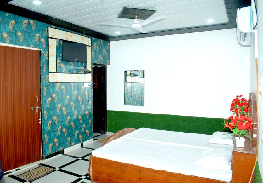 Radhey krishna home stay in mathura, uttar Pradesh