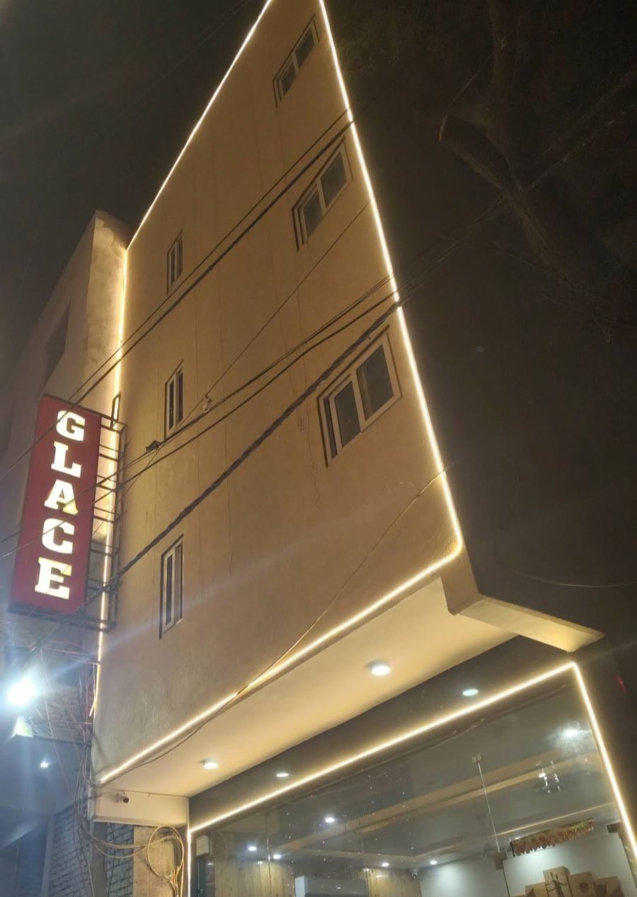 Glace stay in New Delhi, Delhi