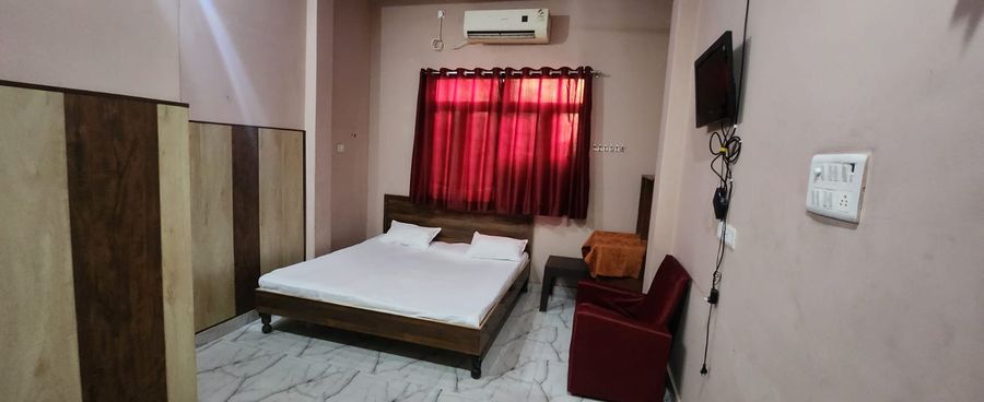 Raj Villa AC Guest House in Varanasi, Uttar Pradesh