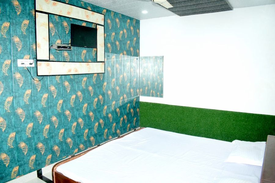 Radhey krishna home stay in mathura, uttar Pradesh