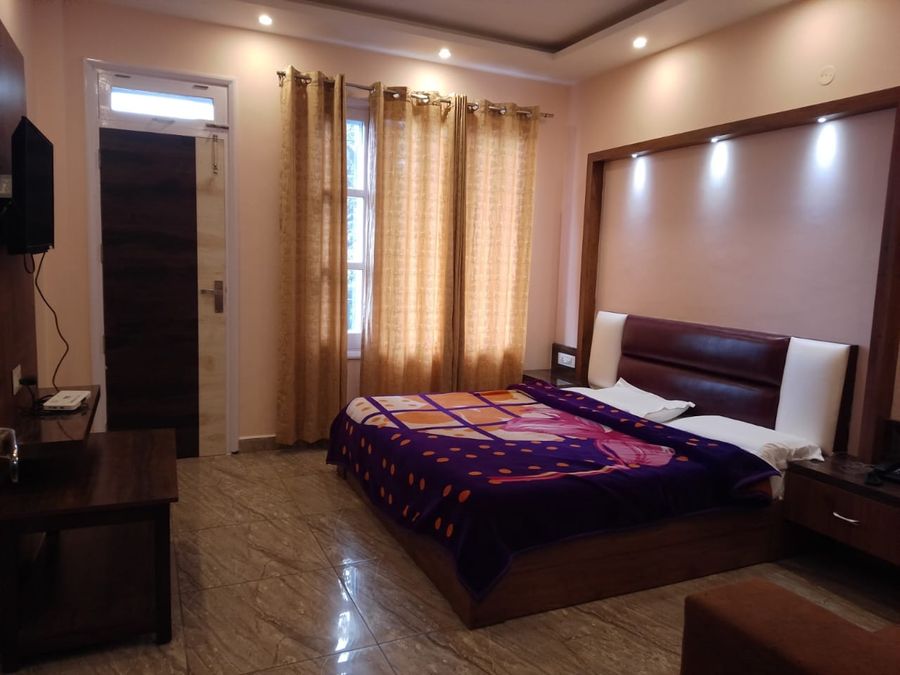Mountain view inn in Dalhousie, himachal pradesh
