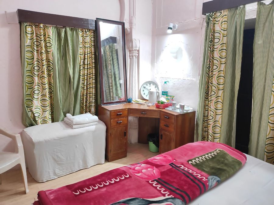SRI VINAYAK PAYING GUEST HOUSE in Prayagraj, Uttar Pradesh