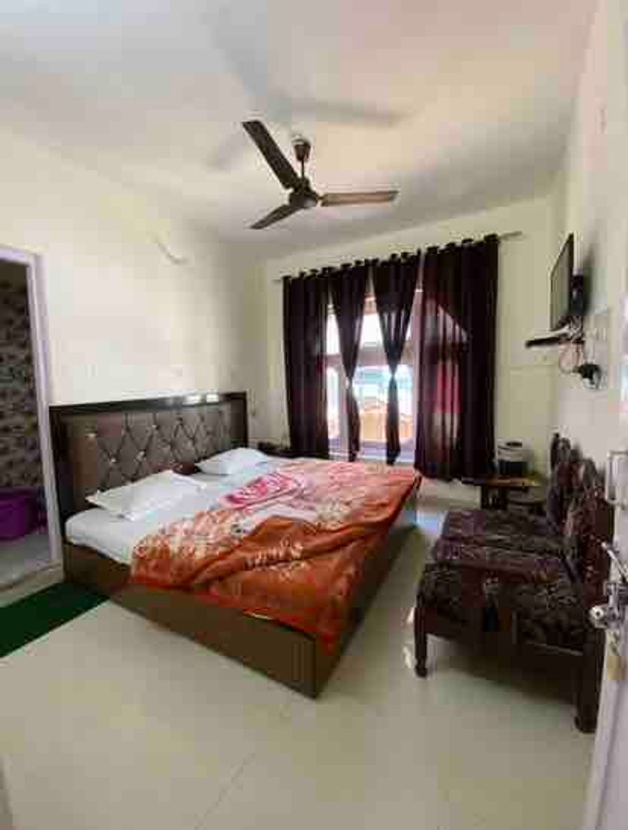 Hotel parul and restaurant in chamba, Himachal Pradesh