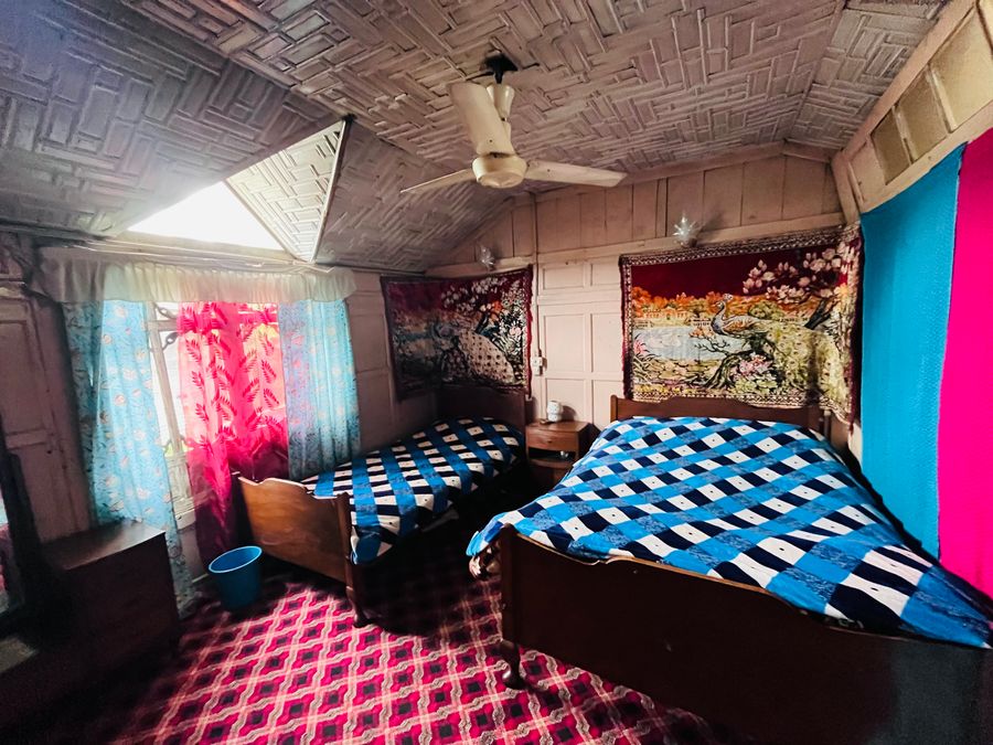 Houseboat Ajazz |Houseboat Stay in Srinagar in Srinagar, Jammu and Kashmir
