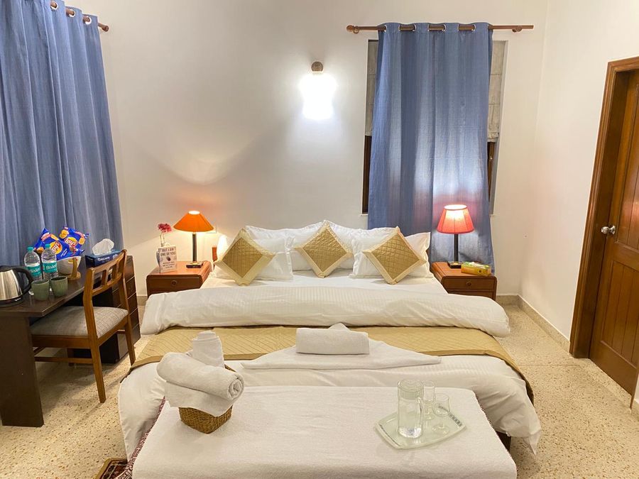 Luxury 3 BHK Penthouse in New Delhi, delhi