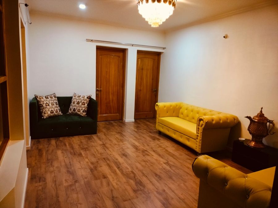 New Zamrood Holiday Home in Srinagar, Jammu and Kashmir