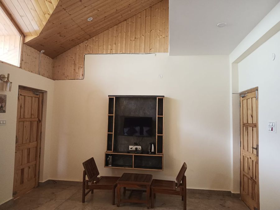 Double Room in Manali, Himachal Pradesh
