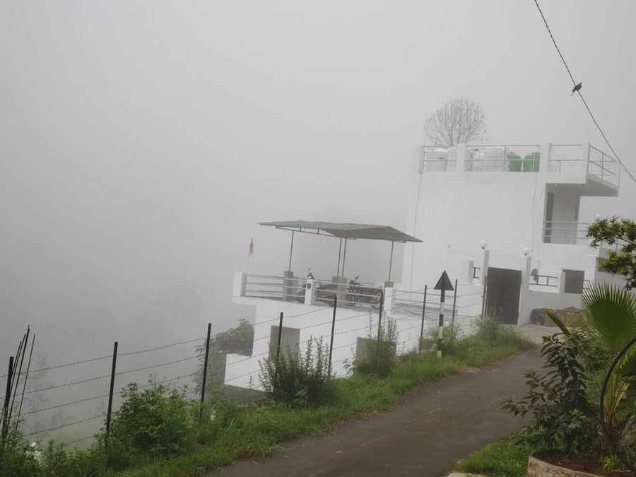 1BHK Luxury Suite with Kids Room and Valley view in Chamba, Uttarakhand