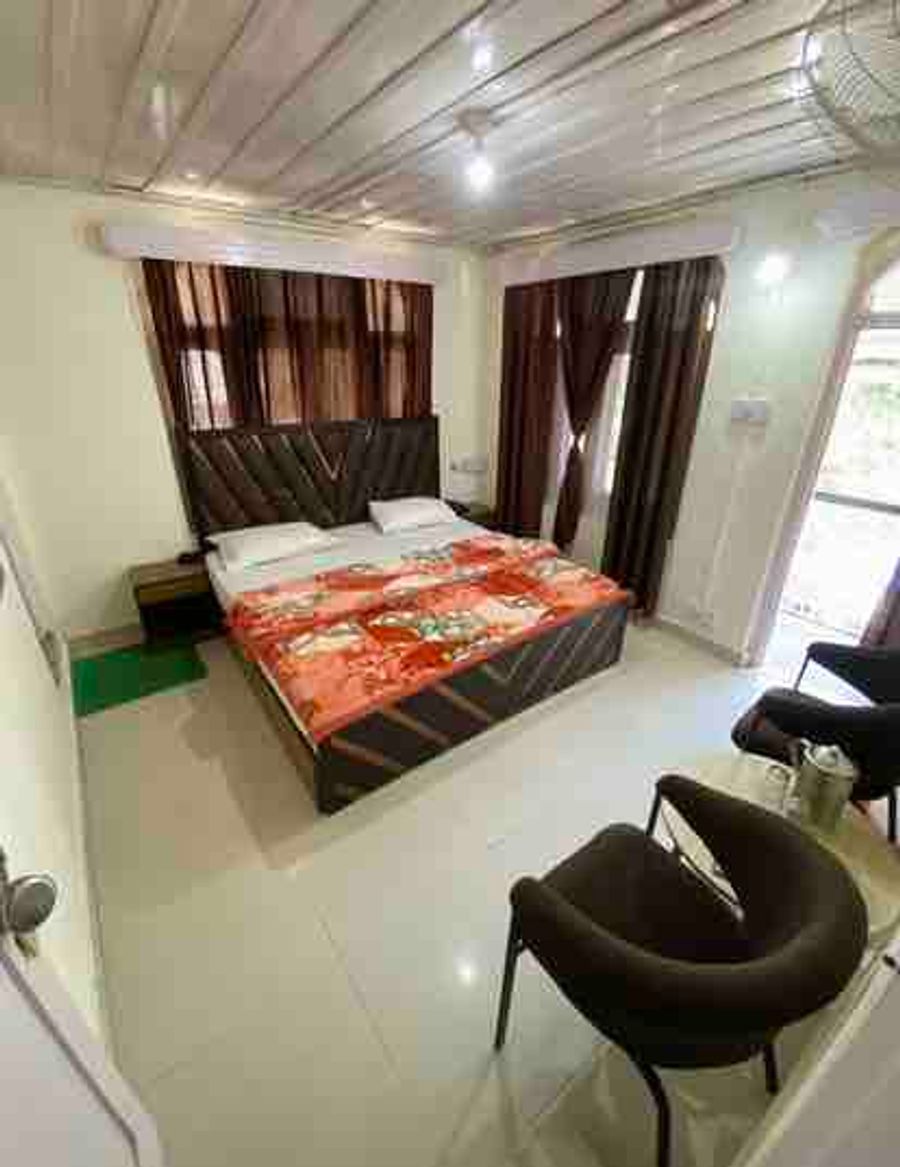 Hotel parul and restaurant in chamba, Himachal Pradesh