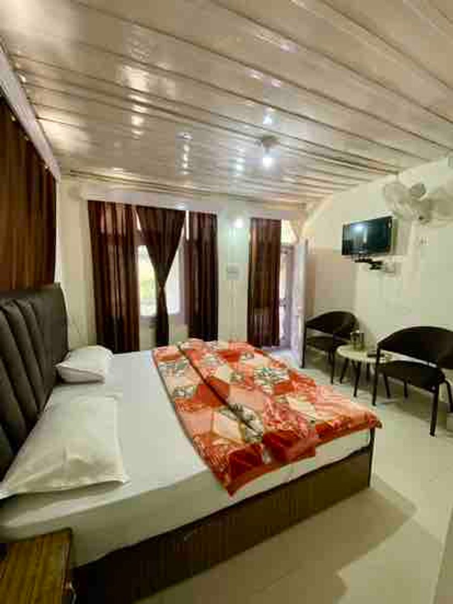 Hotel parul and restaurant in chamba, Himachal Pradesh