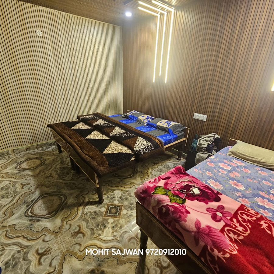 Shri hariom tatsat homestay and restaurant in chandrapuri, uttarakhand