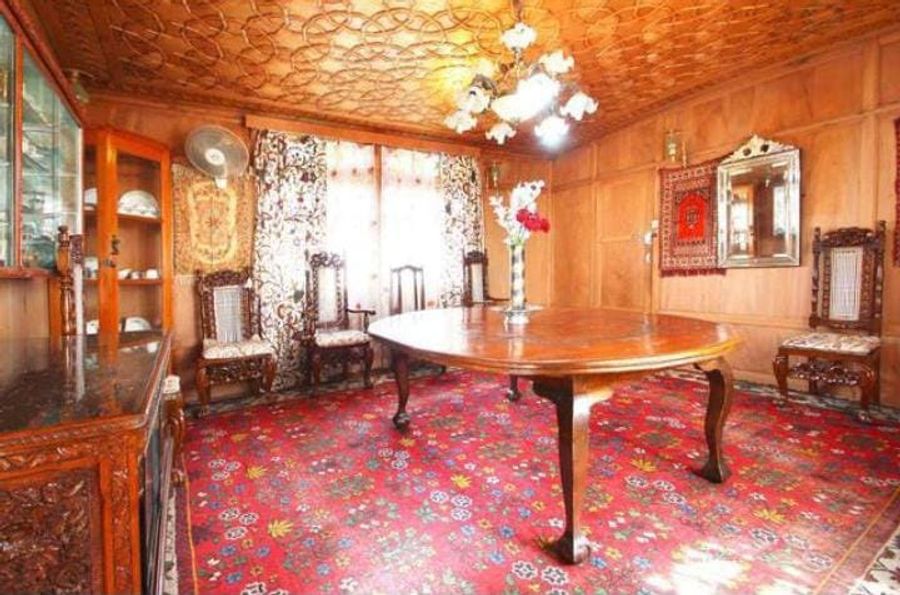 Houseboat Taj palace in Srinagar, Jammu and Kashmir