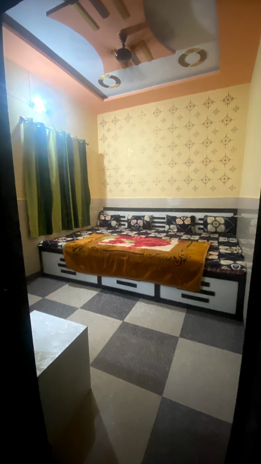 Patel paying guest house in Mathura, Uttar pradesh