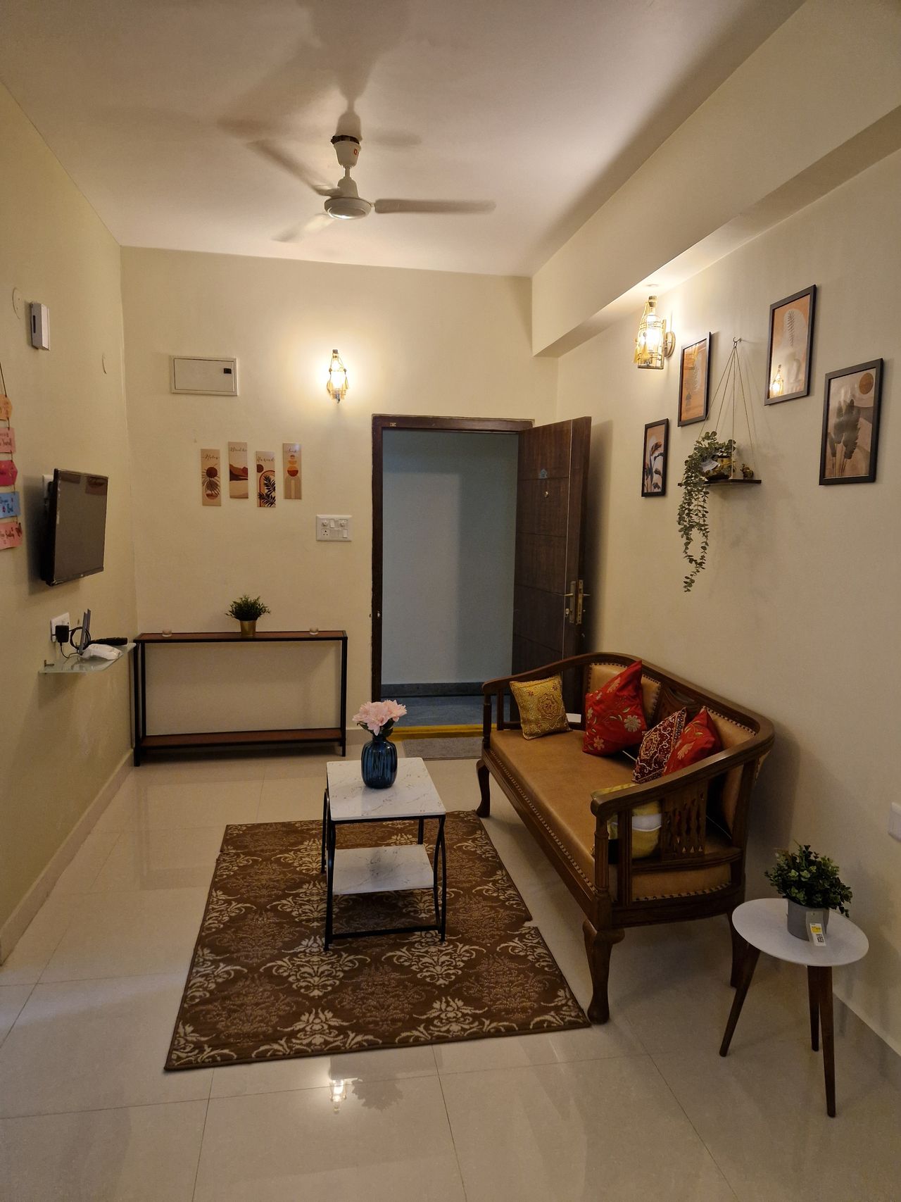 Susi Stays 102 in Gachibowli , Hyderabad, Telangana