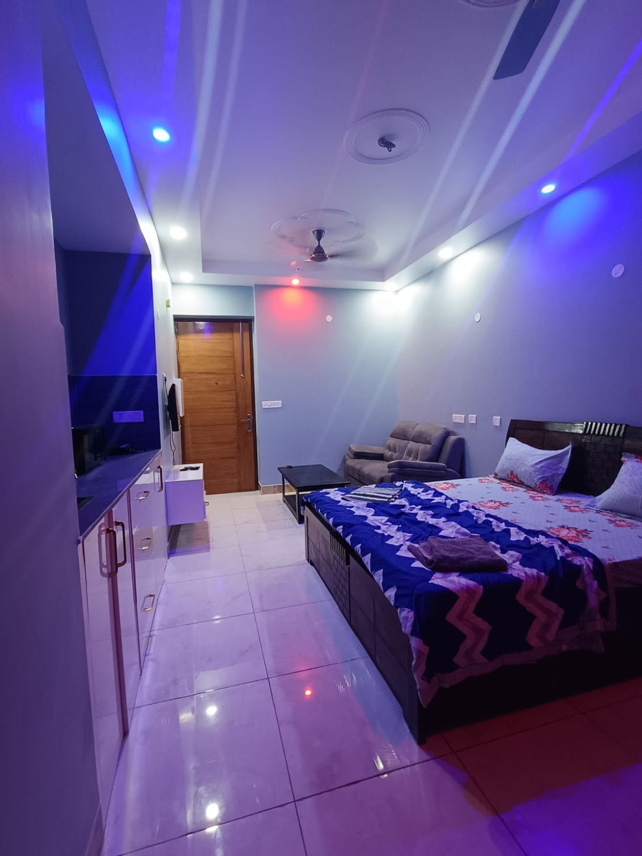 Darshana Studios- Fully furnished studio apartment in Noida, Uttar Pradesh